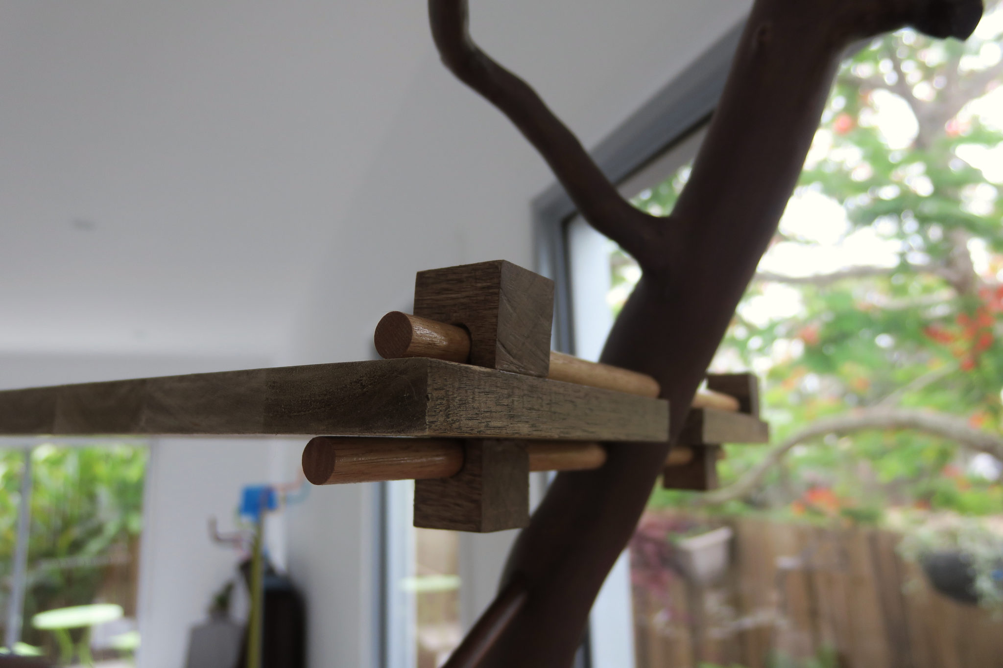 Martin Henrion's DIY cat tree doesn't contain a single screw